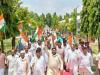 लखनऊ: कांग्रेस कार्यकर्ताओं ने निकाली ‘आजादी गौरव यात्रा’, काकोरी शहीद स्मारक पर किया शहीदों को नमन