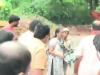कर्नाटक : भाजपा विधायक ने महिला को झिड़का, सवाल पूछने पर हिरासत में ली गई
