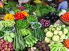 बरेली: मूसलाधार बारिश से दोगुने हुए सब्जियों के रेट, ग्राहकों के चेहरे पर छाई मायूसी