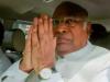 कानपुर: खड़गे बने अध्यक्ष तो कांग्रेस कार्यकर्ताओं ने बांटी मिठाई, खूब लगे जिंदाबाद के नारे