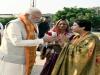 लखनऊ: महापौर और डीएम ने पीएम मोदी का किया स्वागत