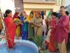 बरेली: डूबते सूर्य की उपासना कर महिलाओं ने की सौभाग्य की कामना