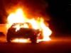 गौतम बुद्ध नगर: कार में लगी आग, यात्रियों ने कूदकर बचाई जान