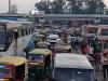 बरेली: दिवाली पर घर जाने की जद्दोजहद, बस स्टैंड से लेकर जंक्शन तक खचाखच यात्रियों की भीड़