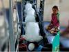 कुशीनगर: ट्रेन में यात्रियों की आवाजाही पर लगाई रोक, फिर पढ़ी नमाज, वीडियो वायरल