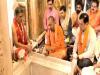 वाराणसी: मुख्यमंत्री योगी ने काशी विश्वनाथ दरबार में लगाई हाजिरी, किया पूजन