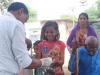 हमीरपुर: डेंगू की रोकथाम के लिये बड़ालेवा व मवईजार में लगा स्वास्थ्य कैंप