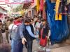 हल्द्वानी: बाजार में गंदगी फैलाने पर व्यापारियों के चालान काटे 