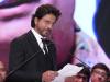 'दुनिया कुछ भी कर ले, हम जैसे लोग जिंदा रहेंगे', पठान फिल्म विवाद पर आया SRK का बयान