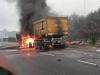 उन्नाव में बड़ा हादसा: डंपर और ट्रक की भिड़ंत में तीन की जलकर मौत