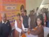 अयोध्या: विधायक रामचन्द्र यादव ने 149 छात्र-छात्राओं को  वितरित किए स्मार्टफोन