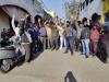 हल्द्वानी: टीपी नगर व्यवसाइयों ने गौला डंपर स्वामियों के समर्थन में किया प्रदर्शन