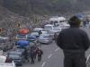 जम्मू-श्रीनगर राष्ट्रीय राजमार्ग पर यातायात बहाल, कश्मीर में मौसम में सुधार