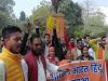 लखनऊ: हिंदू महासभा ने अखिलेश यादव और स्वामी प्रसाद के खिलाफ किया प्रदर्शन, लगाए मुर्दाबाद के नारे