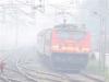 कोहरे का प्रकोप : लखनऊ मेल समेत दो दर्जन ट्रेनें साढ़े दस घंटे देरी से पहुंचीं