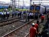 मुंबईः लोकल ट्रेन के पहिये से निकली चिंगारी, यात्री कोच से कूदे