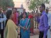 हरदोई: उर्दू शिक्षक की हरकत से नाराज राज्यमंत्री रजनी तिवारी पहुंची  विद्यालय, छात्राओं से की बात    