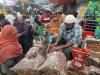 अयोध्या: पवित्र माह रमजान शुक्रवार से, गुलजार हुए बाजार, जुटे खरीदार