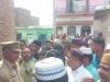 बरेली: मस्जिद की छत पर नमाज पढ़ने को लेकर हुआ विवाद, पुलिस ने कराया शांत 