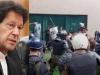 तोशाखाना मामले में पाकिस्तान में बवाल, इमरान खान के घर में घुसी पुलिस... 20 पार्टी कार्यकर्ता गिरफ्तार