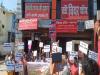 कानपुर: शराब ठेके के खिलाफ होगा जनांदोलन, लोगों ने किया हंगामा - पुलिस मौजूद