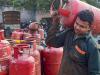 रुद्रपुर: होटल, ढाबे व रेस्टोरेंट में पकड़े 16 घरेलू गैस सिलेंडर 
