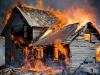 बहराइच : अज्ञात कारणों से फूस के मकानों में लगी आग, अग्निकांड में तीन घरों की गृहस्थी हुई जलकर राख