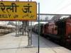 बरेली जंक्शन पर रोती मिली किशोरी, जीआरपी ने रेलवे चाइल्ड लाइन को किया सुपुर्द