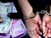 ग्राम अधिकारी रिश्वत लेते गिरफ्तार, एक करोड़ रुपये से अधिक के बैंक दस्तावेज और नकदी बरामद 