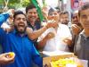 रामनगर: कर्नाटक की प्रचंड जीत पर आतिशबाजी एंव मिठाई वितरण