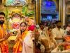 सिद्धिविनायक मंदिर दर्शन करने पहुंचे विक्की-सारा, गणपति बप्पा का लिया आशीर्वाद 
