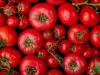 Tomato Rate Spike: दो दिन बाद पहुंची टमाटर की खेप, 250 रुपये प्रति किलो के भाव में हो रही बिक्री 