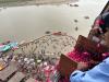प्रयागराज: संगम तट पर हेलीकॉप्टर से कांवड़ियों पर हुई पुष्प वर्षा, देखें Video