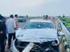 Jalaun Accident : बुंदेलखंड एक्सप्रेस वे पर ट्रक के ब्रेक लगाने पर पीछे से घुसी कार, महिला की मौत