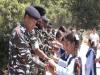 जम्मू-कश्मीर: स्कूली छात्राओं, महिलाओं ने एलओसी पर सैनिकों के साथ मनाया रक्षा बंधन का पर्व 