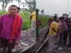 प्रयागराज: टला बड़ा रेल हादसा, टूटी पटरी देख किसान ने गम्छा लहराकर रोकी गंगा गोमती एक्सप्रेस