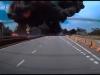 मलेशिया में उड़ रहा विमान अचानक राजमार्ग पर आ गिरा, कार-बाइक से हुई टक्कर... 10 की मौत