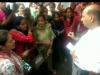 रामनगर: सुविधा न मिलने से नाराज  महिलाओं ने कॉलोनाइजर्स के कार्यालय पर काटा हंगामा