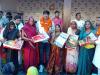 अयोध्या: जिला पंचायत सदस्य ने किया महिलाओं को साड़ी वितरण