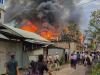 मणिपुर : इंफाल में हिंसक प्रदर्शन जारी, डीसी कार्यालय में तोड़फोड़, दो वाहन फूंके 