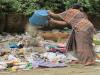 काशीपुर: महिला पर्यावरण मित्र को कूड़ा नाली में डालना पड़ा महंगा, निगम ने किया चालान