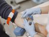हल्द्वानी: एसटीएच में मरीज का ब्लड सैंपल लेते पकड़ा गया दलाल