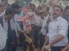 बरेली: वकीलों ने यूपी सरकार का फूंका पुतला, आरोपी पुलिस कर्मियों पर कार्रवाई की मांग