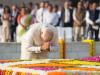 प्रधानमंत्री ने गांधी जयंती पर बापू को दी श्रद्धांजलि, शास्त्री को किया नमन 