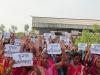 बहराइच: ग्रामीणों ने कोटे के चुनाव का किया बहिष्कार, तहसील में किया प्रदर्शन