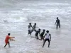 गोवा के समुद्र तट पर 13 पर्यटकों को बचाया गया डूबने से 