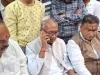 मध्य प्रदेश : भाजपा प्रत्याशी की गिरफ्तारी की मांग को लेकर दिग्विजय का धरना दूसरे दिन भी जारी 
