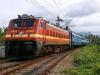 Indian Railway: ठंड का रेल में दिखने लगा असर, कानपुर सेंट्रल से चलने वाली तीन दर्जन से ज्यादा ट्रेनें लेट, यात्री परेशान