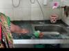 पीलीभीत : मेडिकल कालेज से संबद्ध महिला अस्पताल में तिरंगे का अपमान, रसोई का फर्श पोछते हुआ वीडियो वायरल