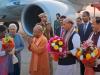 लखनऊ पहुंचीं राष्ट्रपति द्रौपदी मुर्मू, एयरपोर्ट पर रक्षामंत्री राजनाथ सिंह और मुख्यमंत्री योगी ने किया स्वागत